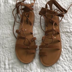 American Eagle brown suede sandals